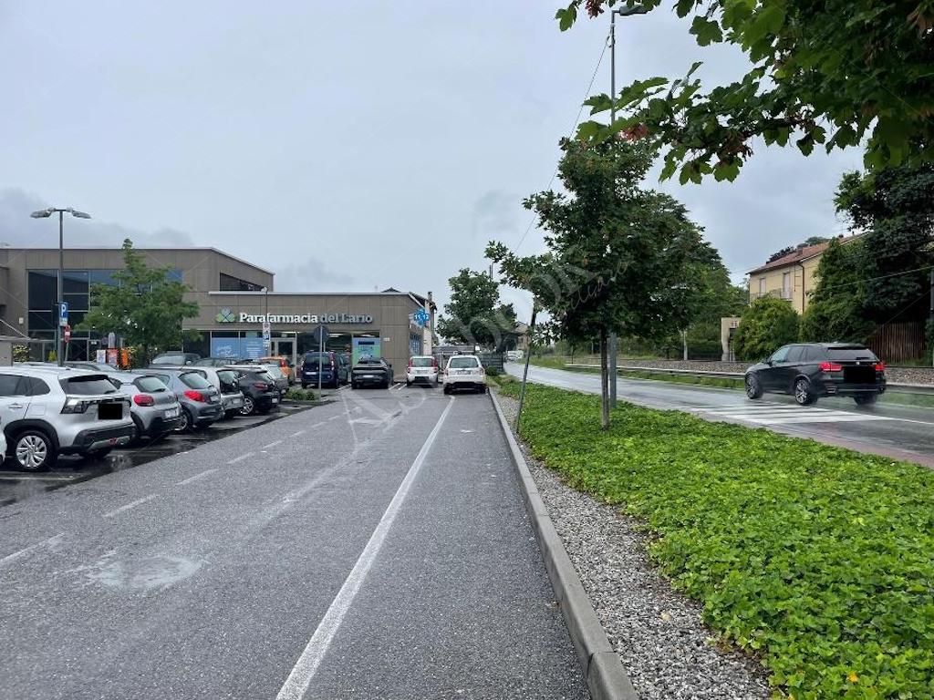 Box B - Ufficio al rustico al primo piano in Mandello del Lario 