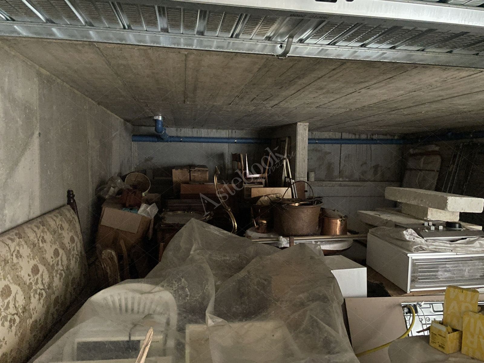 Box doppio di 49 mq in Cernusco Lombardone