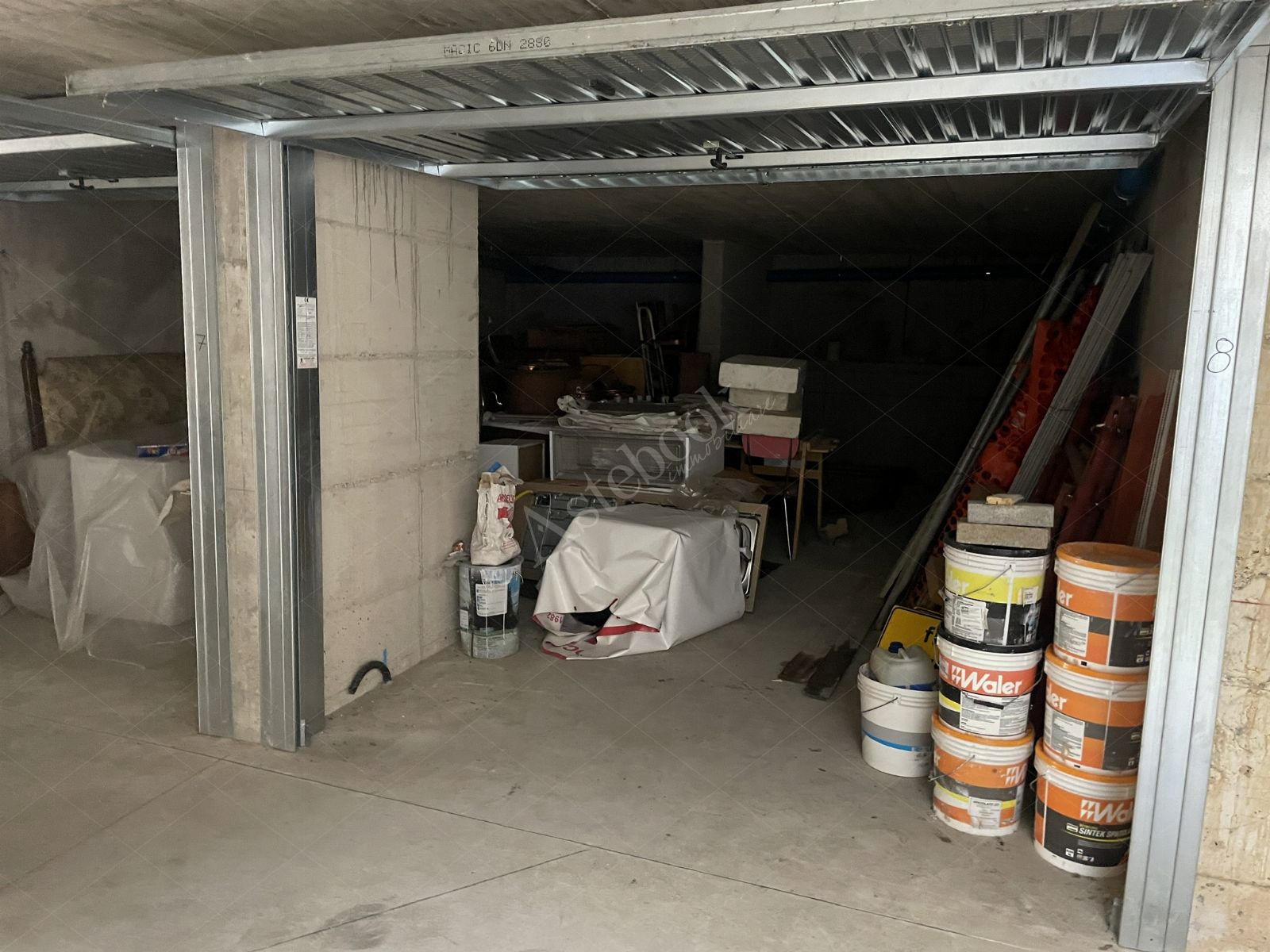 Box doppio di 49 mq in Cernusco Lombardone