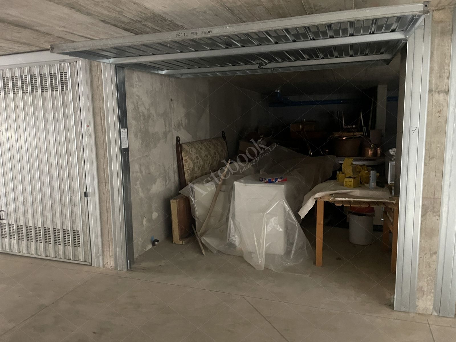 Box doppio di 49 mq in Cernusco Lombardone