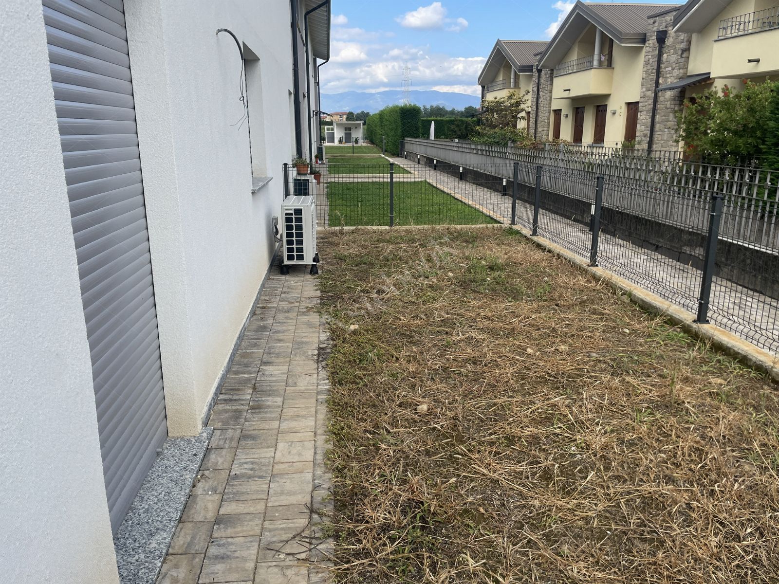 Appartamento al piano terra di 76 mq con box auto in Sulbiate