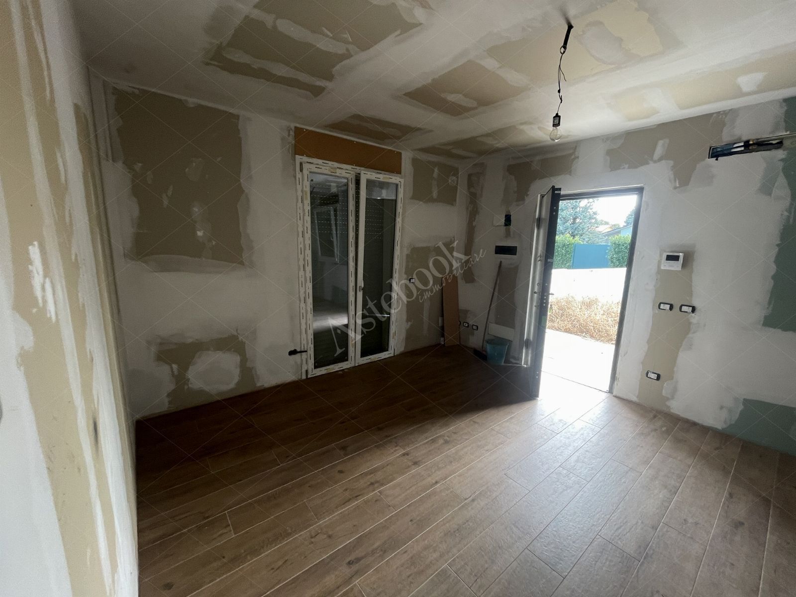 Appartamento al piano terra di 76 mq con box auto in Sulbiate