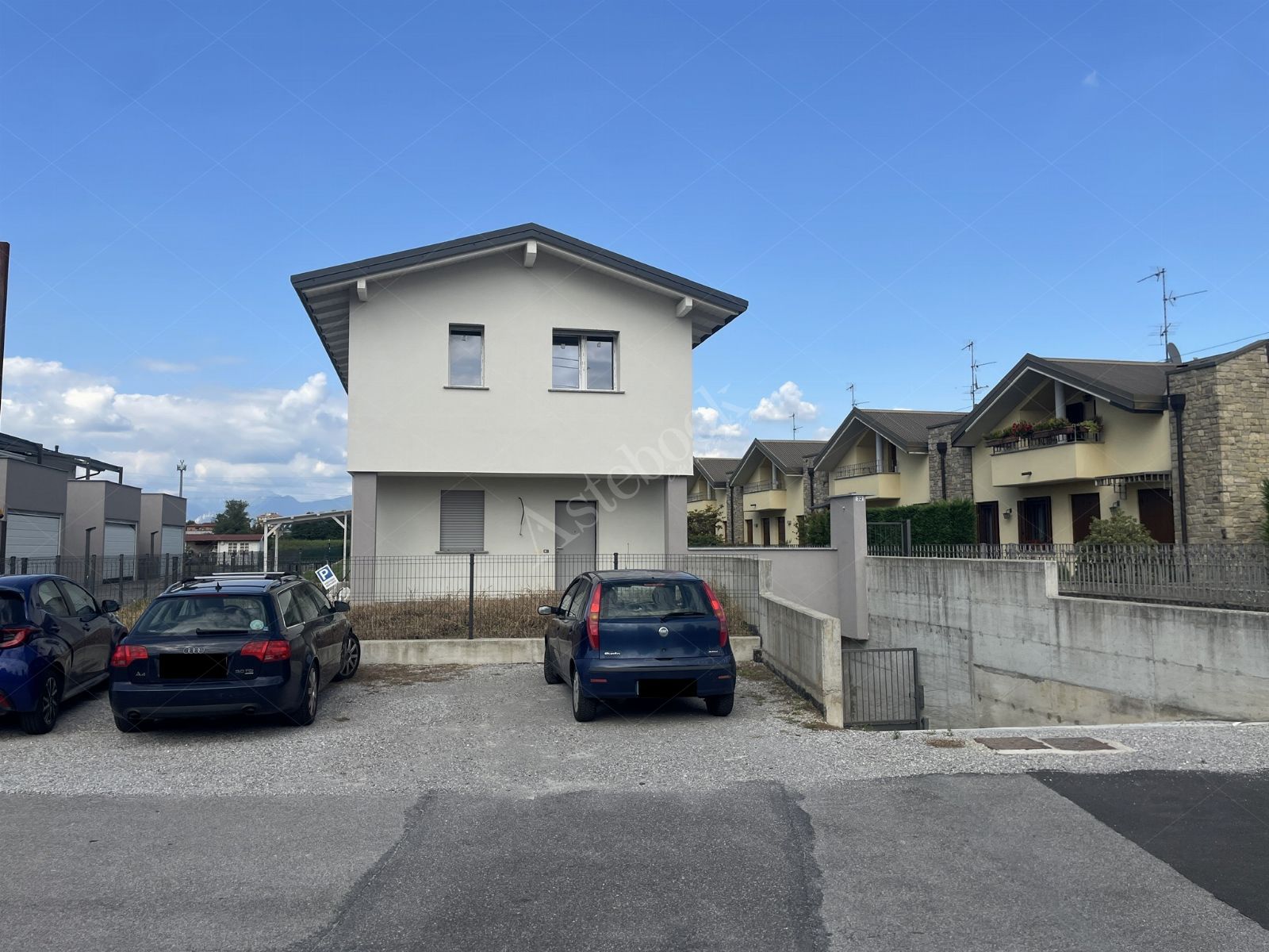 Appartamento al piano terra di 76 mq con box auto in Sulbiate