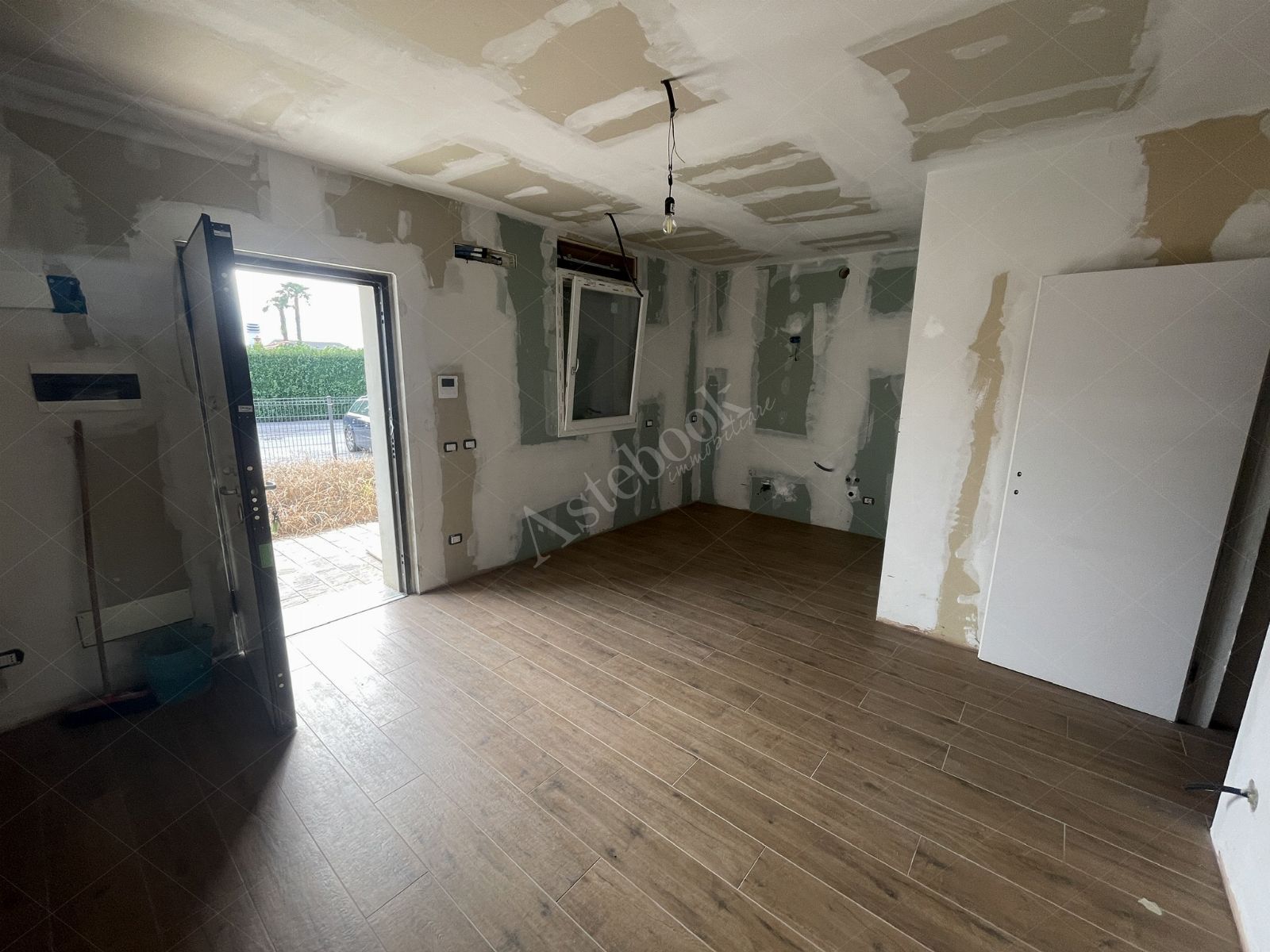 Appartamento al piano terra di 76 mq con box auto in Sulbiate