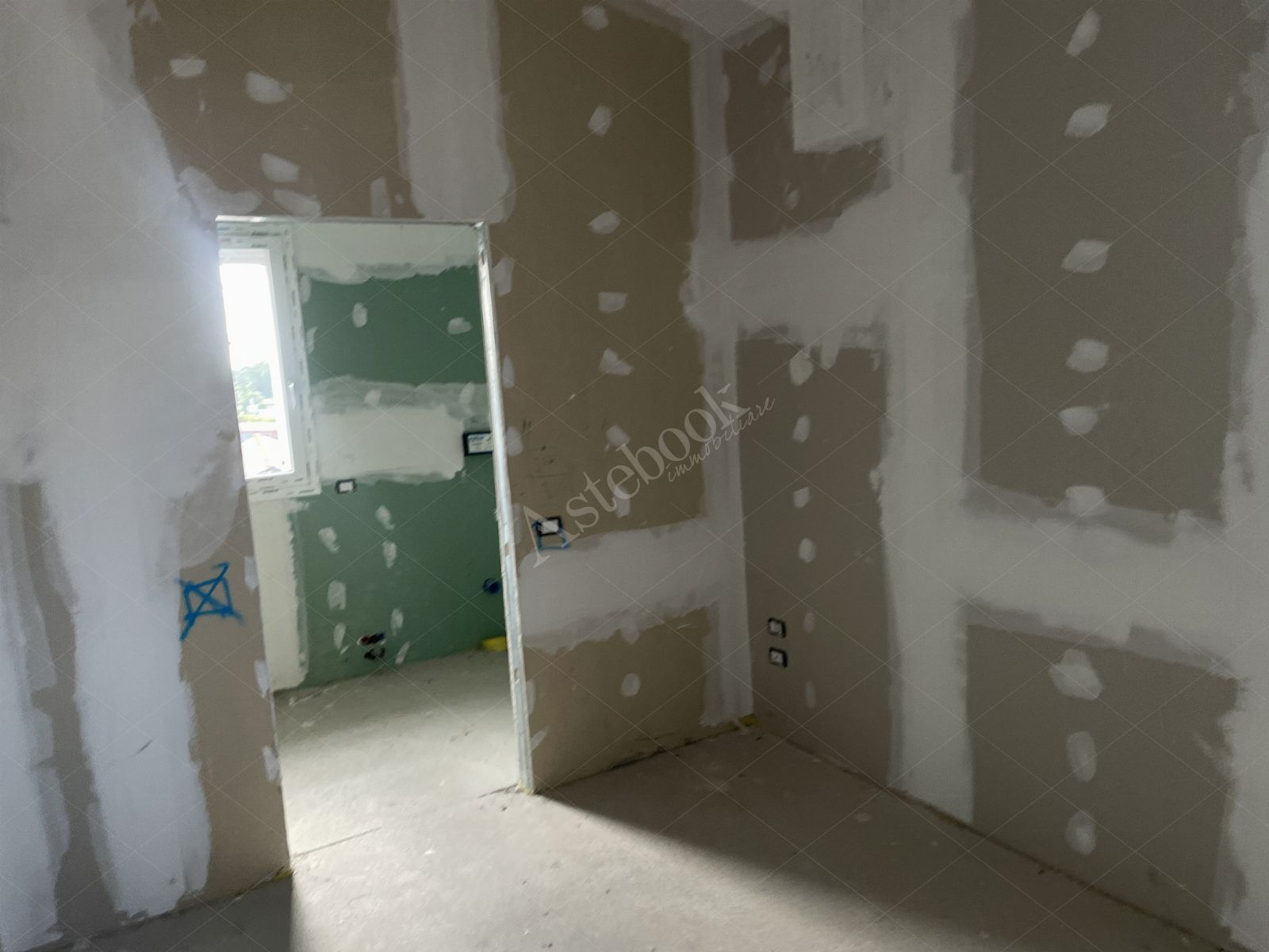 Appartamento al primo piano di 131 mq con box auto in Sulbiate