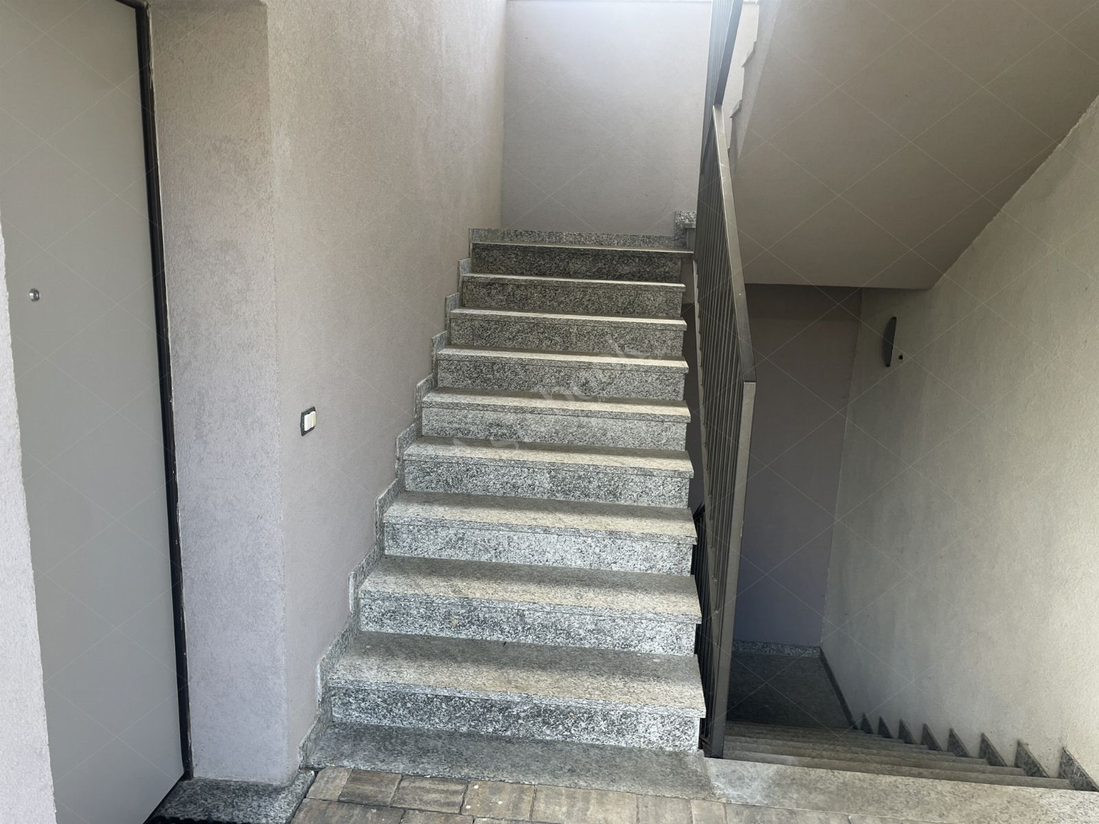 Appartamento al primo piano di 131 mq con box auto in Sulbiate