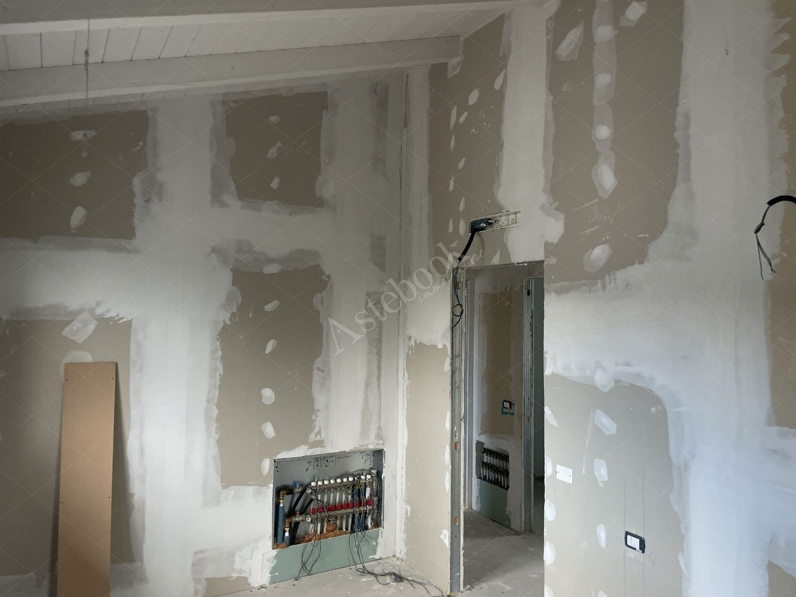 Appartamento al primo piano di 131 mq con box auto in Sulbiate