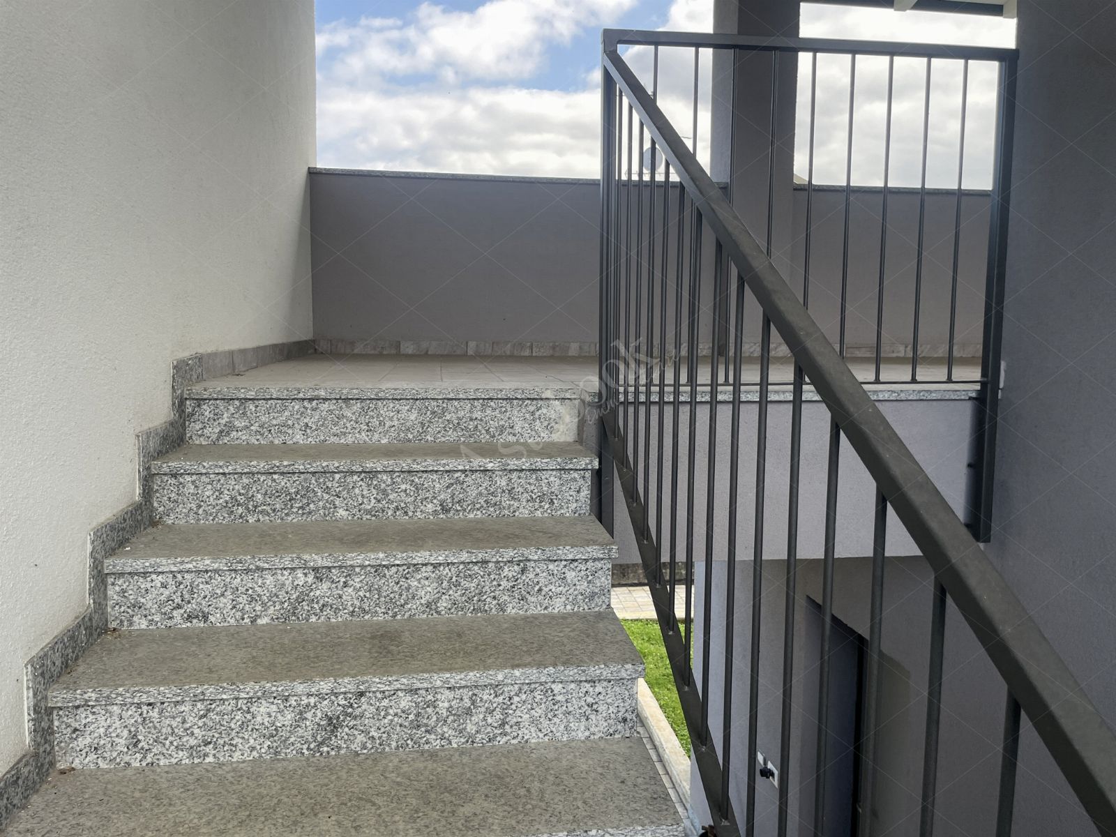 Appartamento al primo piano di 131 mq con box auto in Sulbiate