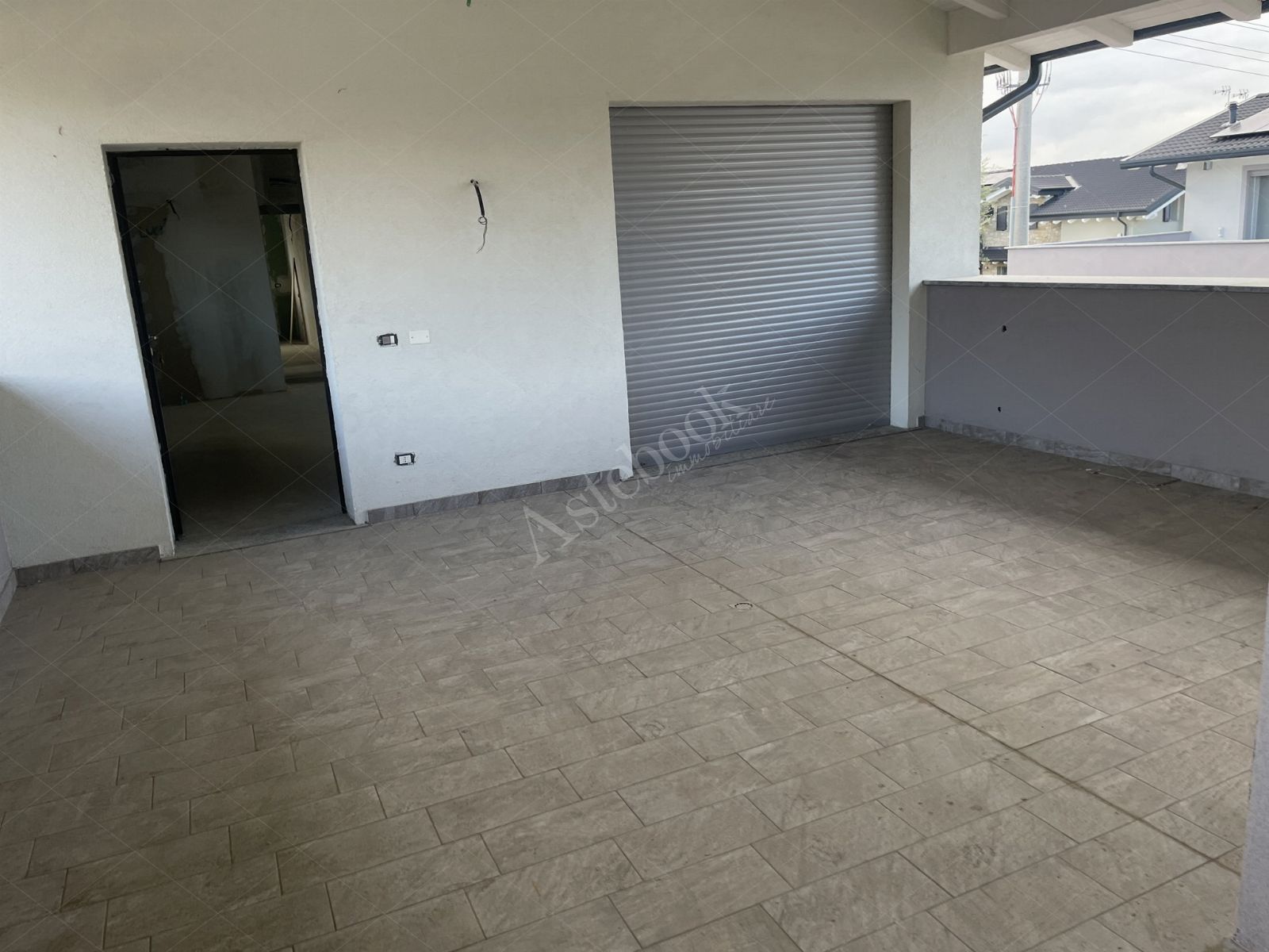 Appartamento al primo piano di 131 mq con box auto in Sulbiate