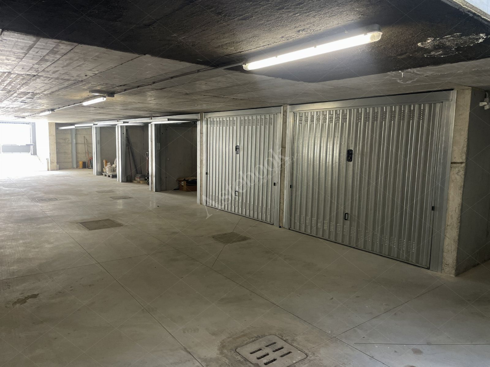 Ampio box singolo di 29 mq in Sulbiate