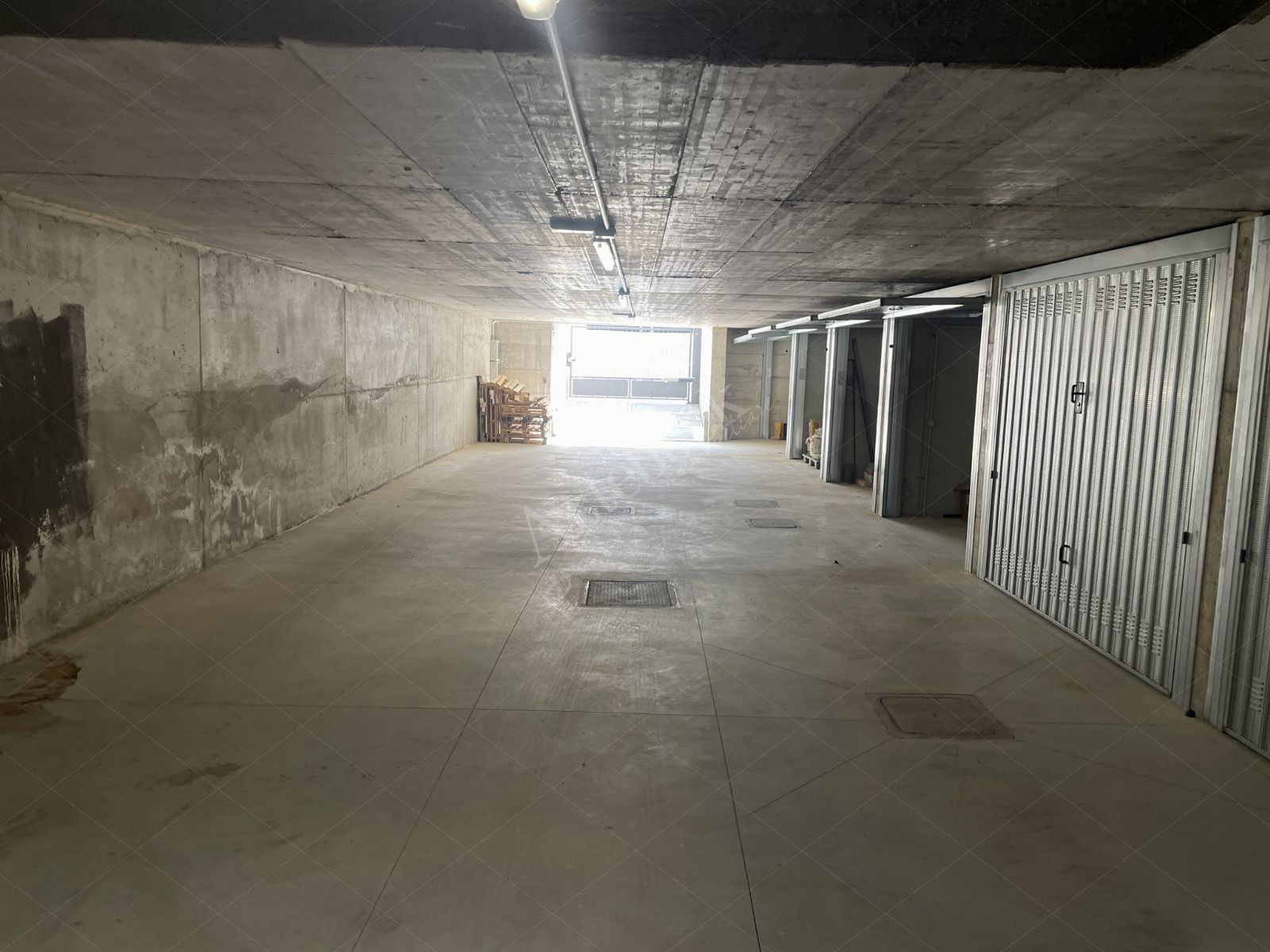 Ampio box singolo di 29 mq in Sulbiate