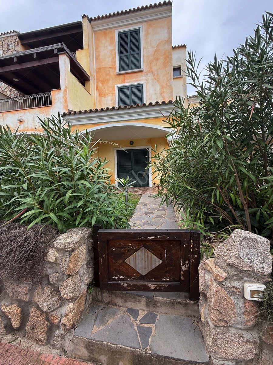 Appartamento di 54 mq al piano terra con autorimessa in Santa Teresa Di Gallura