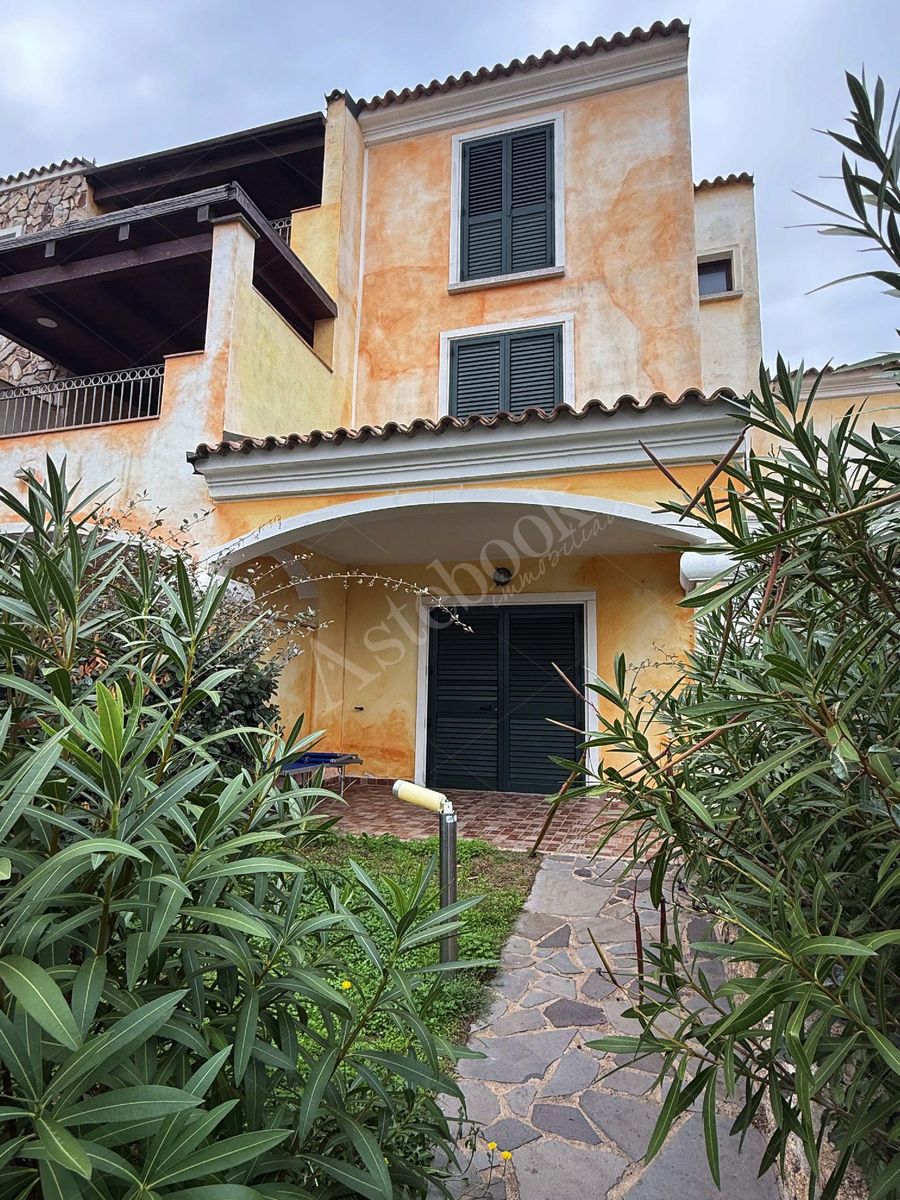 Appartamento di 54 mq al piano terra con autorimessa in Santa Teresa Di Gallura