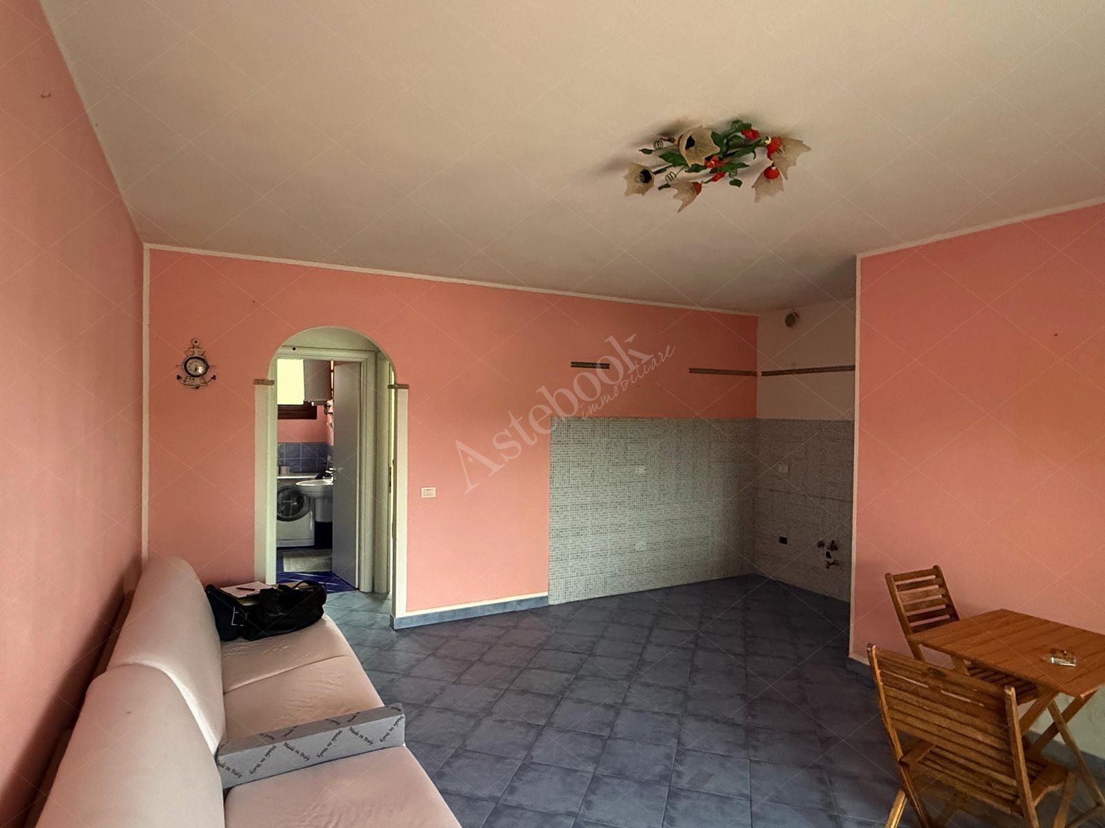 Appartamento di 54 mq al piano terra con autorimessa in Santa Teresa Di Gallura