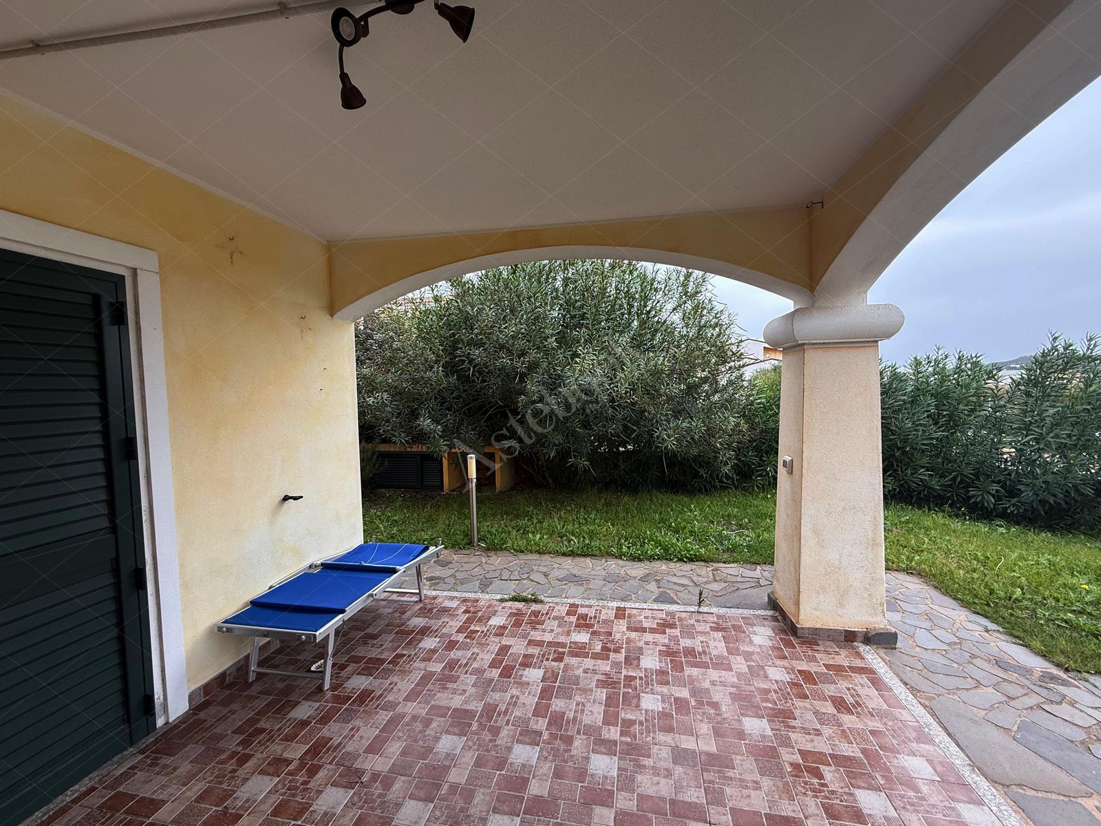 Appartamento di 57 mq al piano terra con autorimessa in Santa Teresa Di Gallura