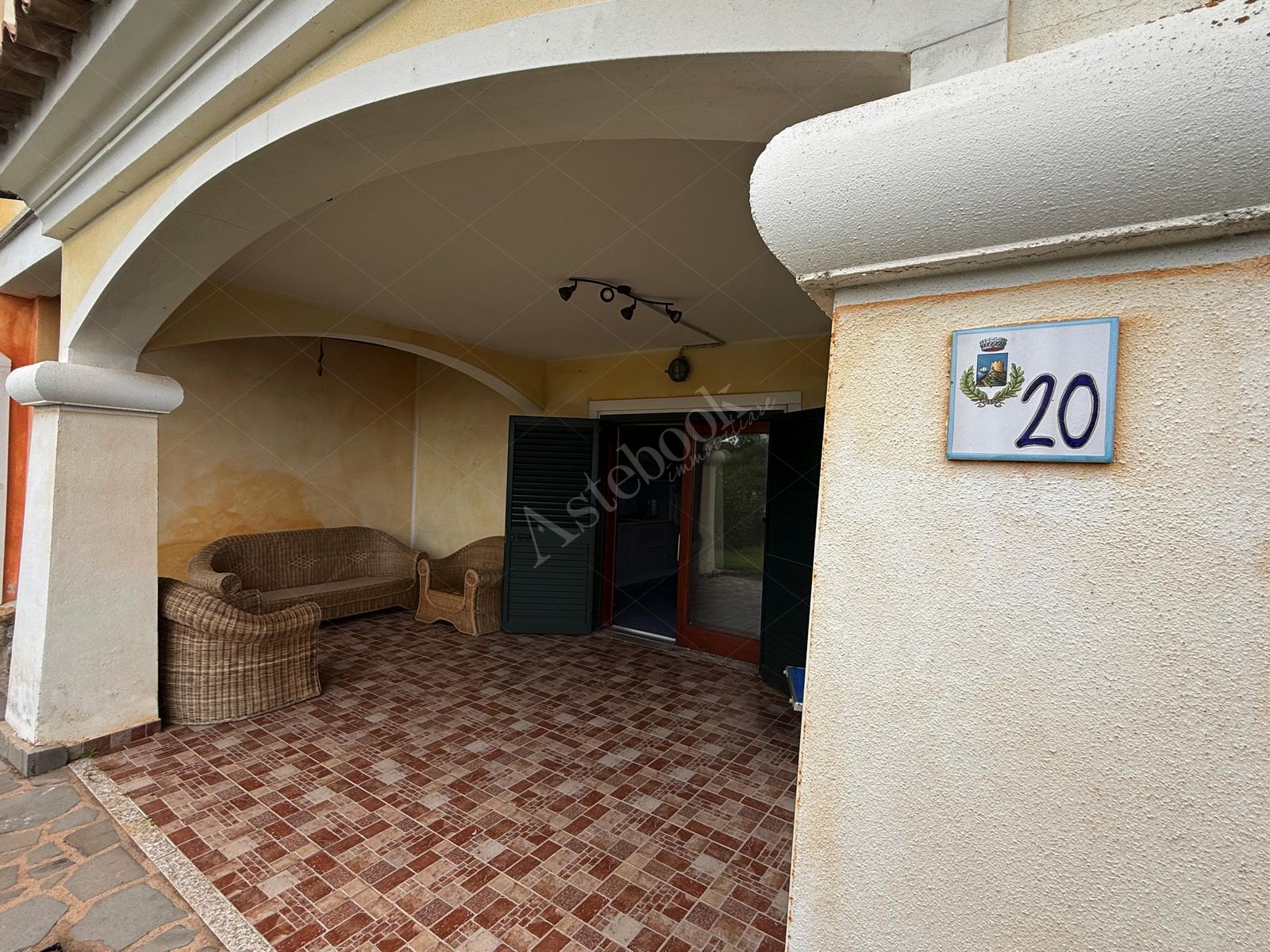 Appartamento di 57 mq al piano terra con autorimessa in Santa Teresa Di Gallura