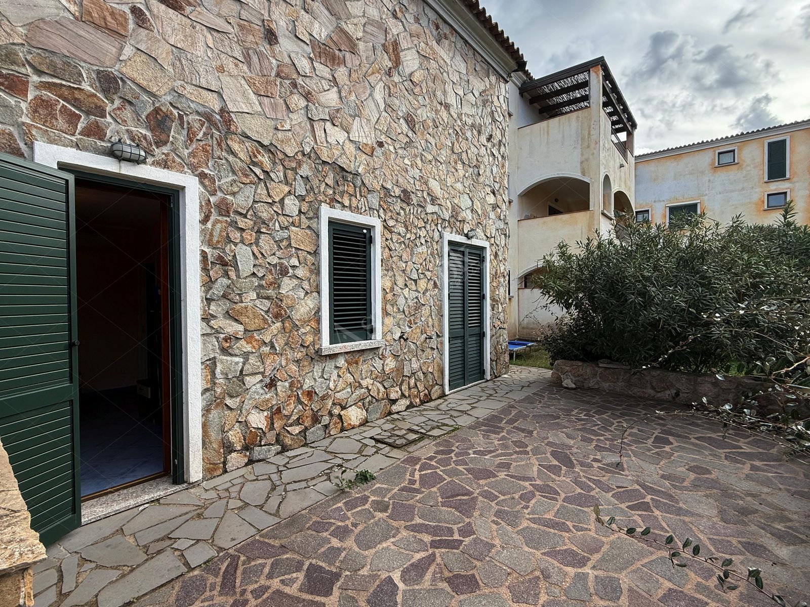 Appartamento di 57 mq al piano terra con autorimessa in Santa Teresa Di Gallura