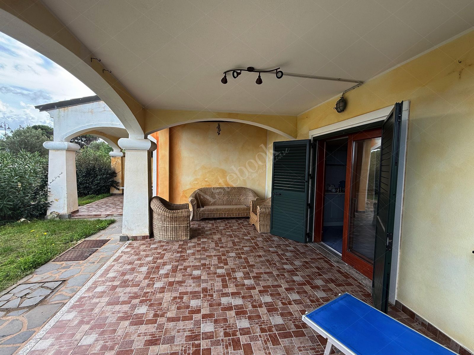 Appartamento di 57 mq al piano terra con autorimessa in Santa Teresa Di Gallura