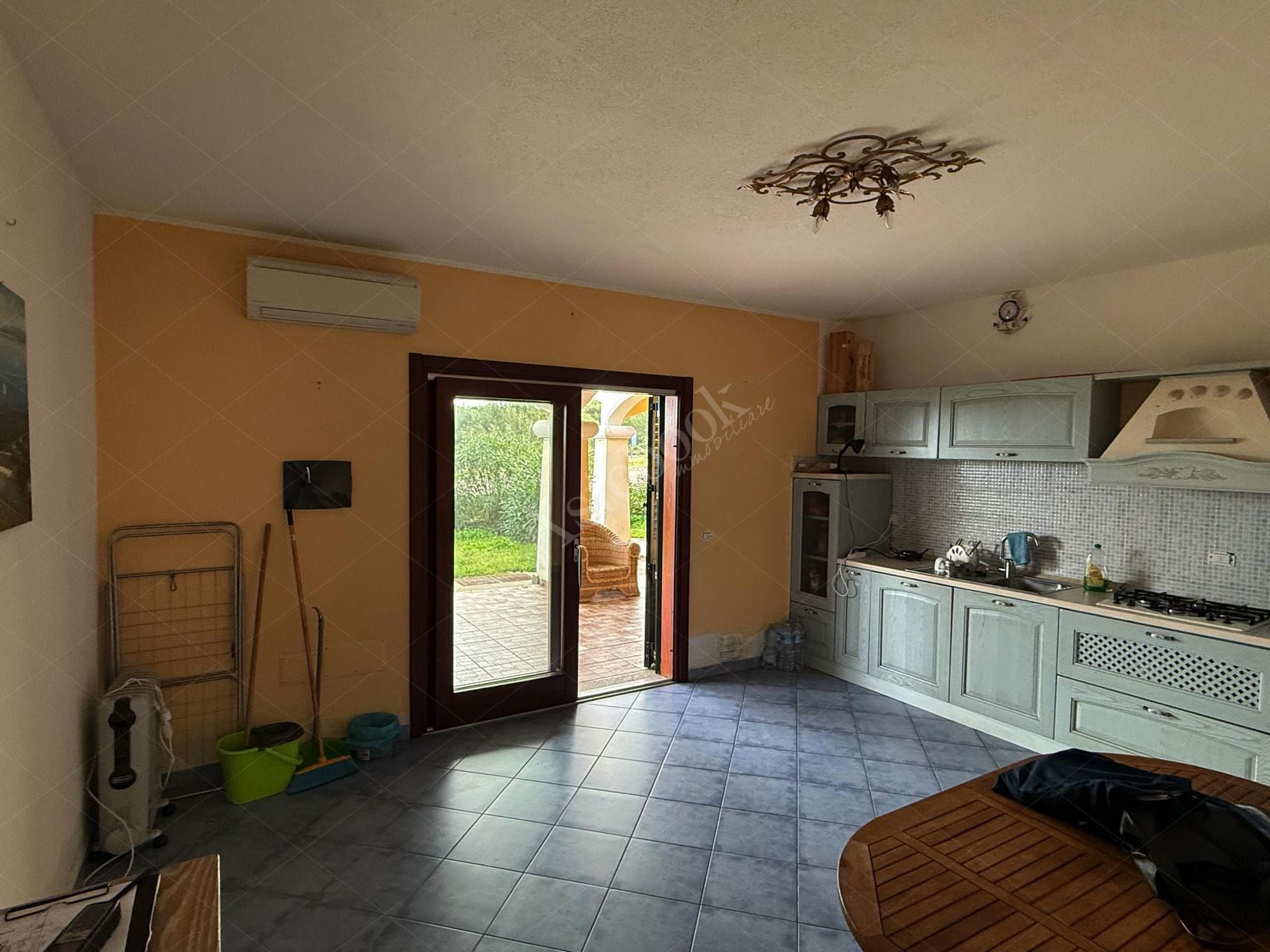 Appartamento di 57 mq al piano terra con autorimessa in Santa Teresa Di Gallura
