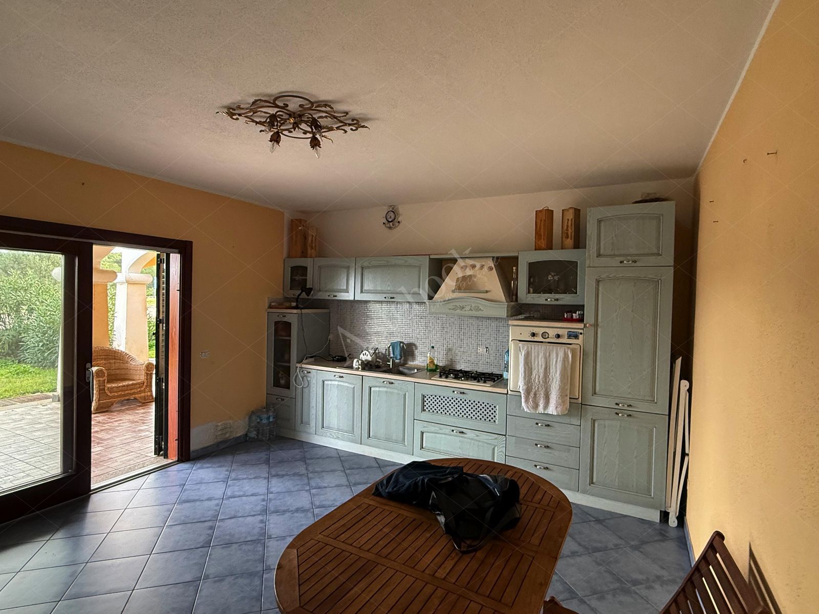 Appartamento di 57 mq al piano terra con autorimessa in Santa Teresa Di Gallura