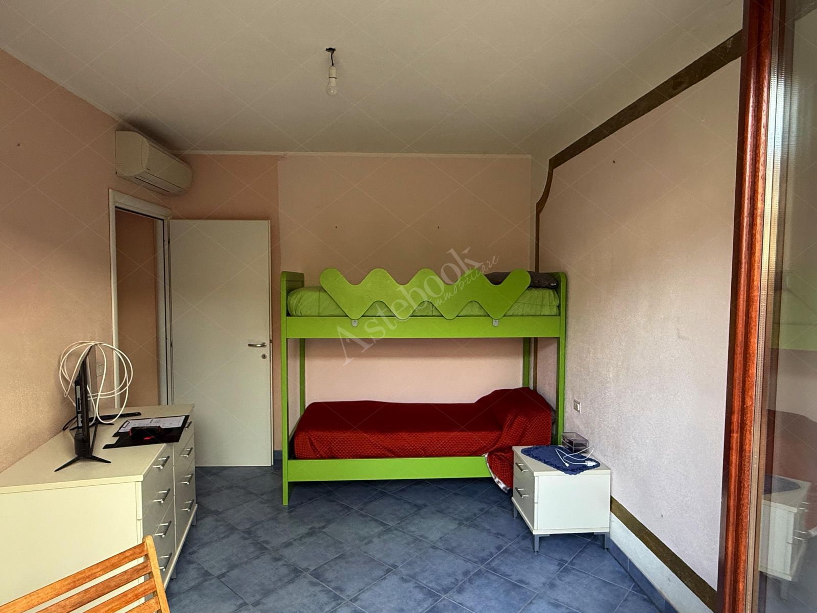 Appartamento di 57 mq al piano terra con autorimessa in Santa Teresa Di Gallura