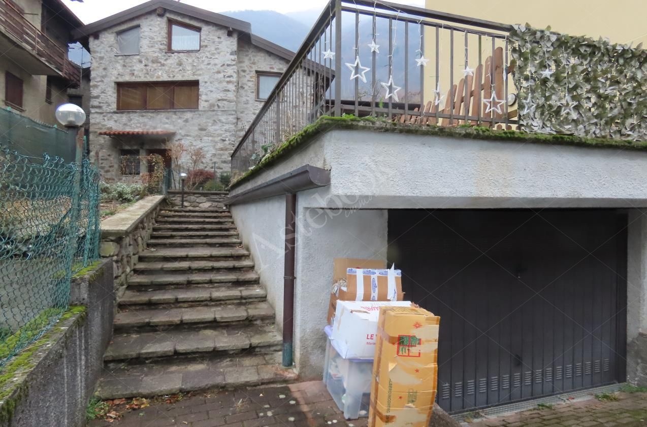 Appartamento di 78 mq con autorimessa in Primaluna