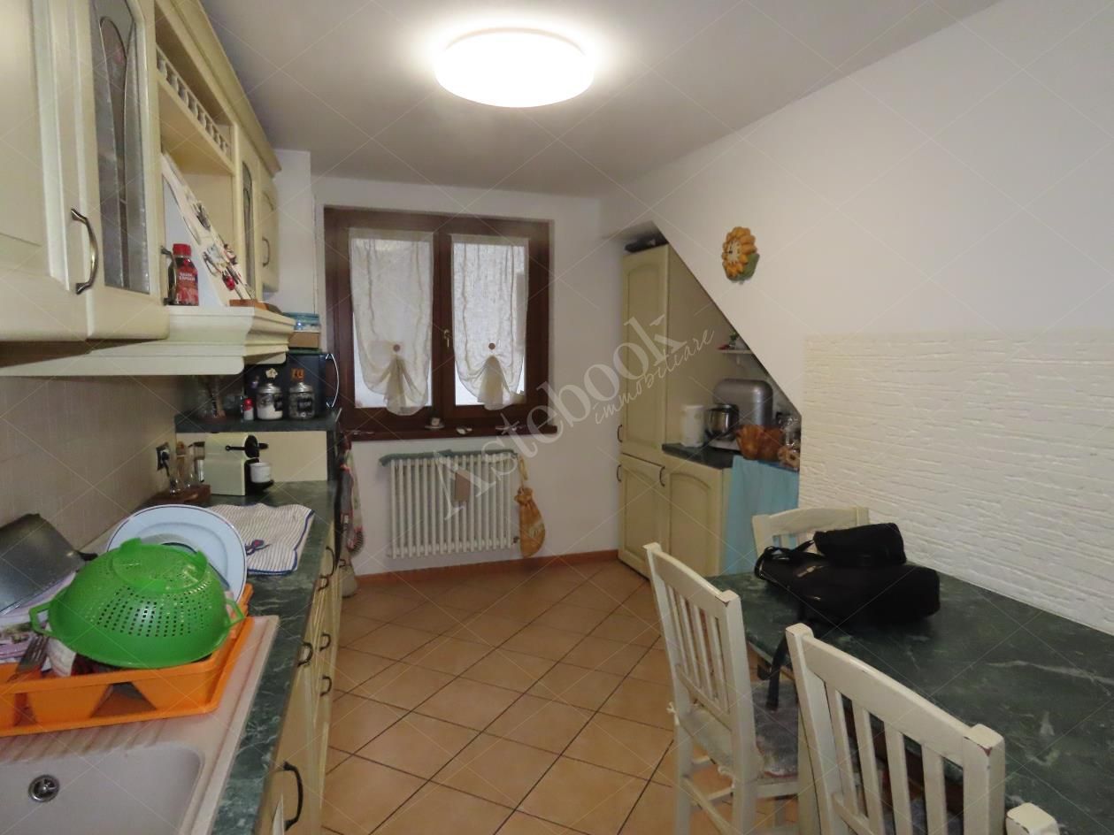 Appartamento di 78 mq con autorimessa in Primaluna