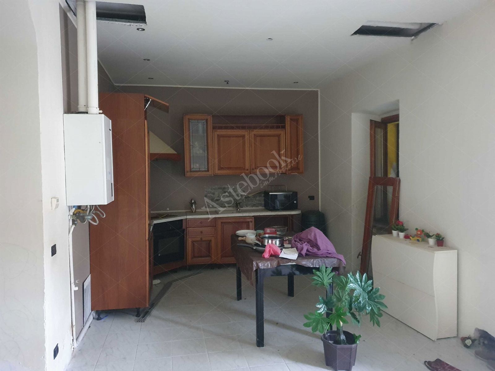 Appartamento di 105 mq al piano terra con ripostiglio in Brivio 