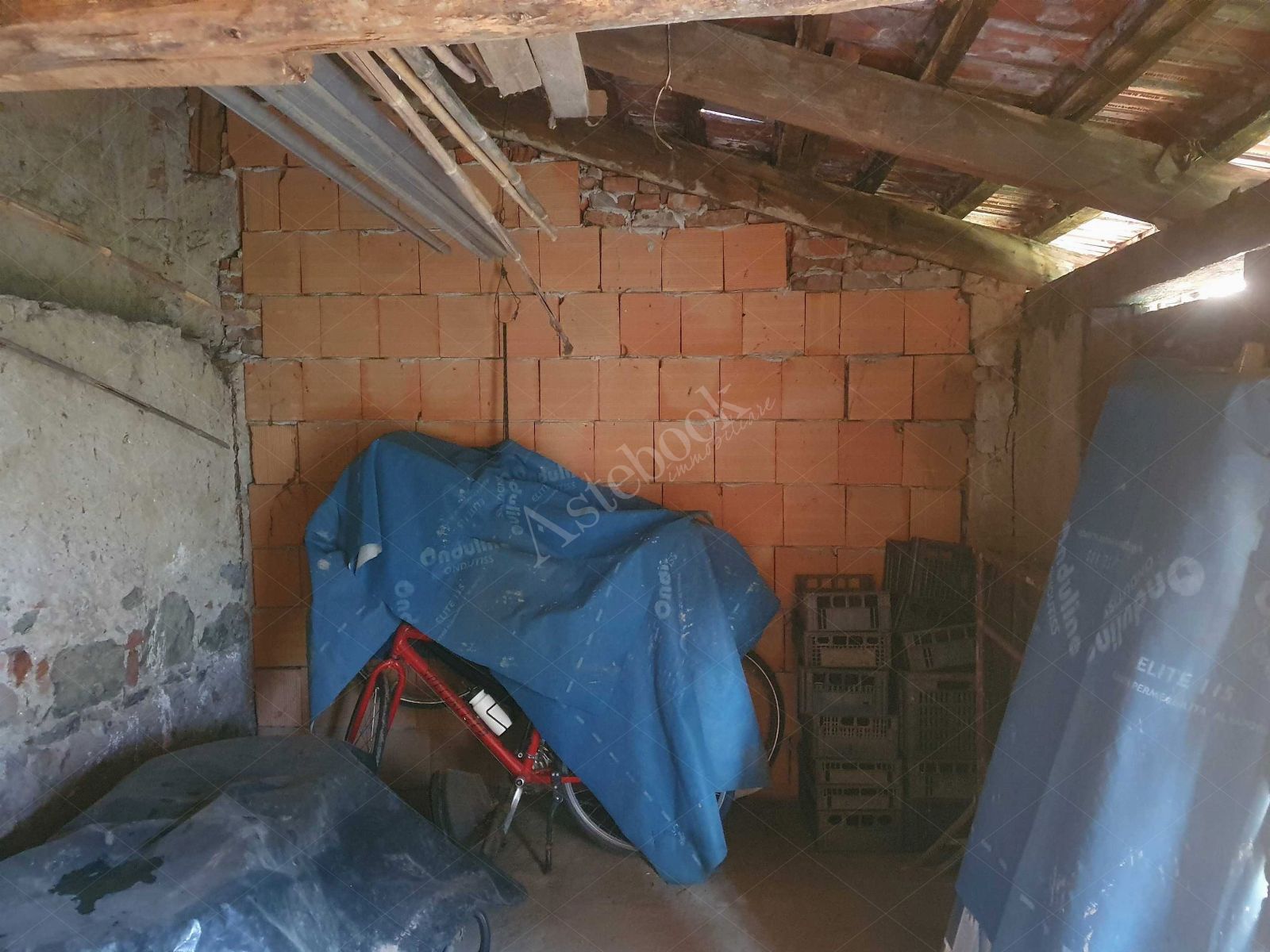 Appartamento di 105 mq al piano terra con ripostiglio in Brivio 