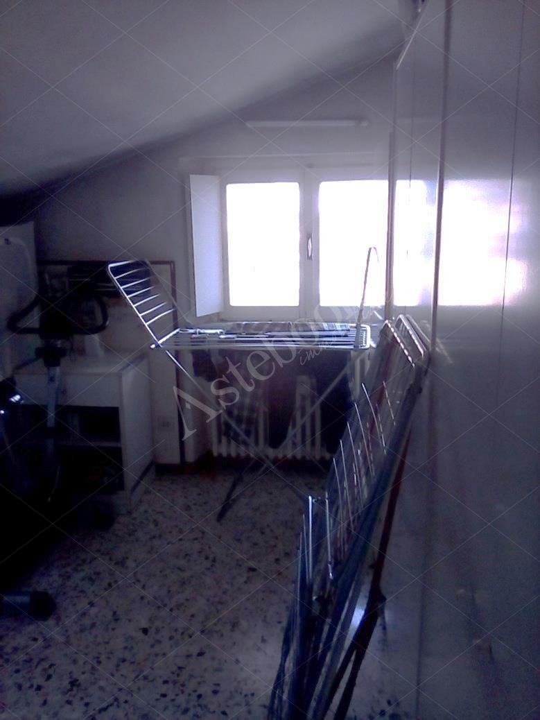 Appartamento al settimo piano con box auto in Lecco