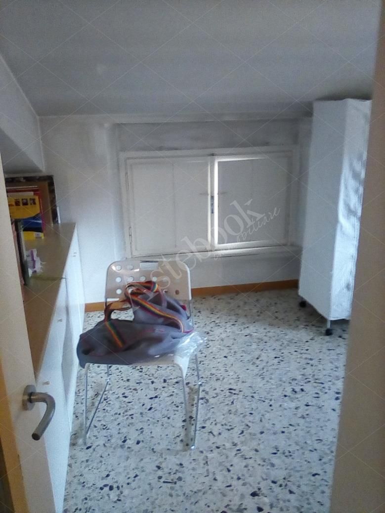 Appartamento al settimo piano con box auto in Lecco