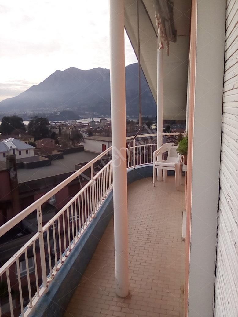 Appartamento al settimo piano con box auto in Lecco