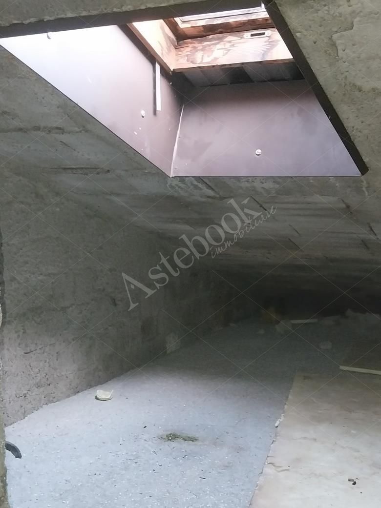 Appartamento al settimo piano con box auto in Lecco