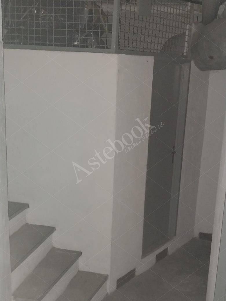 Appartamento al settimo piano con box auto in Lecco