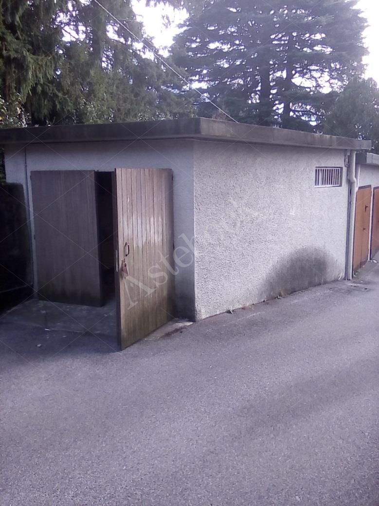 Appartamento al settimo piano con box auto in Lecco