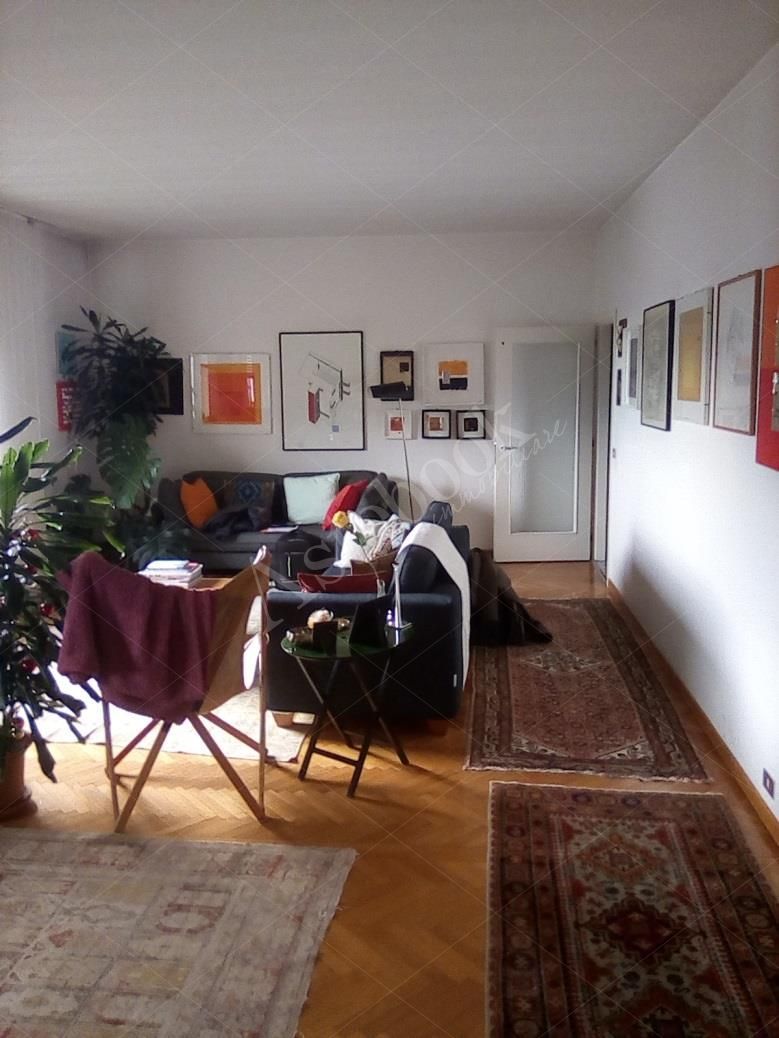 Appartamento al settimo piano con box auto in Lecco