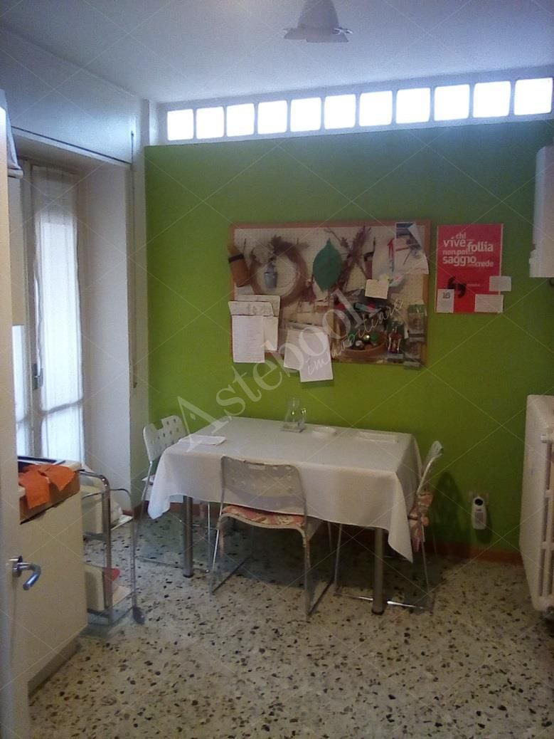 Appartamento al settimo piano con box auto in Lecco