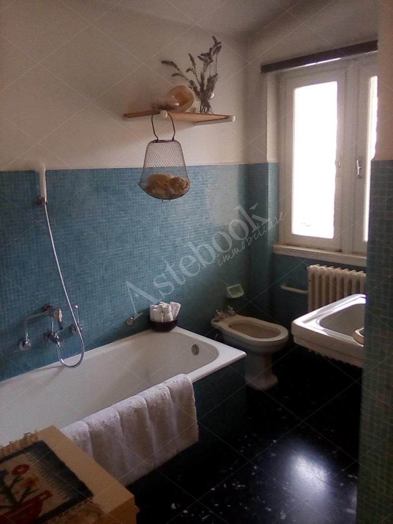 Appartamento al settimo piano con box auto in Lecco