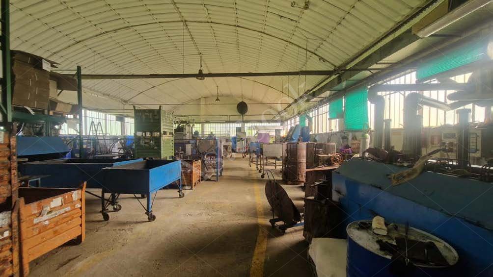 Capannone industriale con area di pertinenza in Mongrando