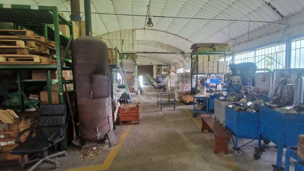 Capannone industriale con area di pertinenza in Mongrando