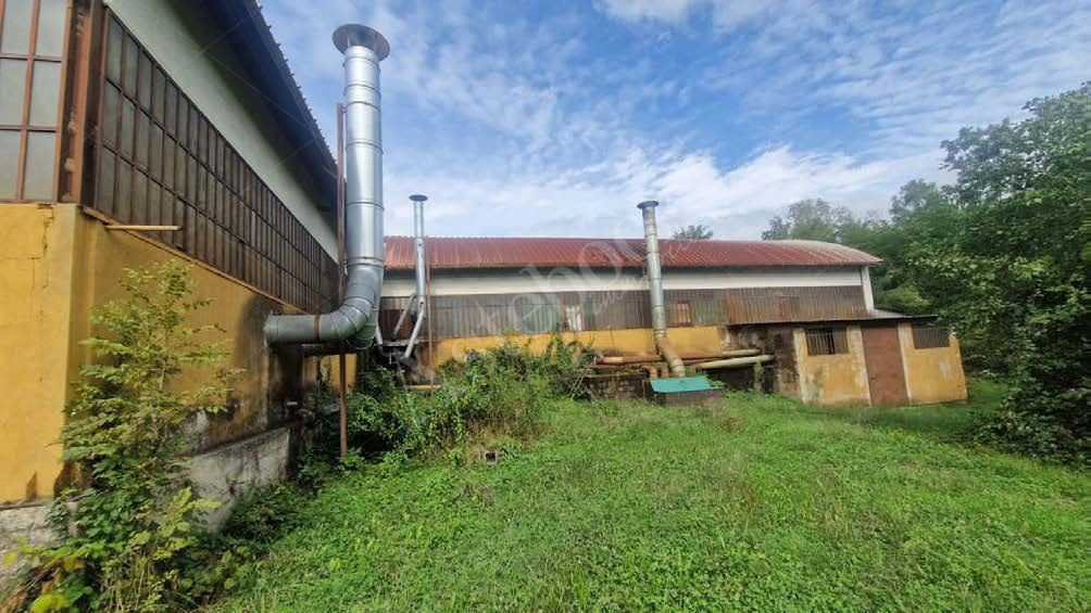 Capannone industriale con area di pertinenza in Mongrando