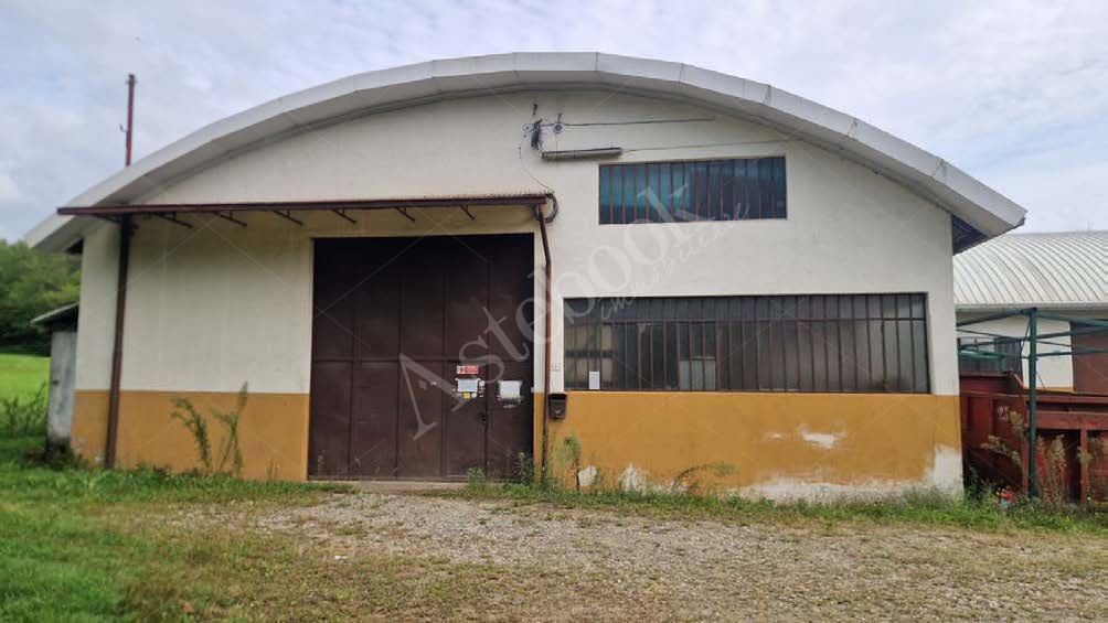 Capannone industriale con area di pertinenza in Mongrando
