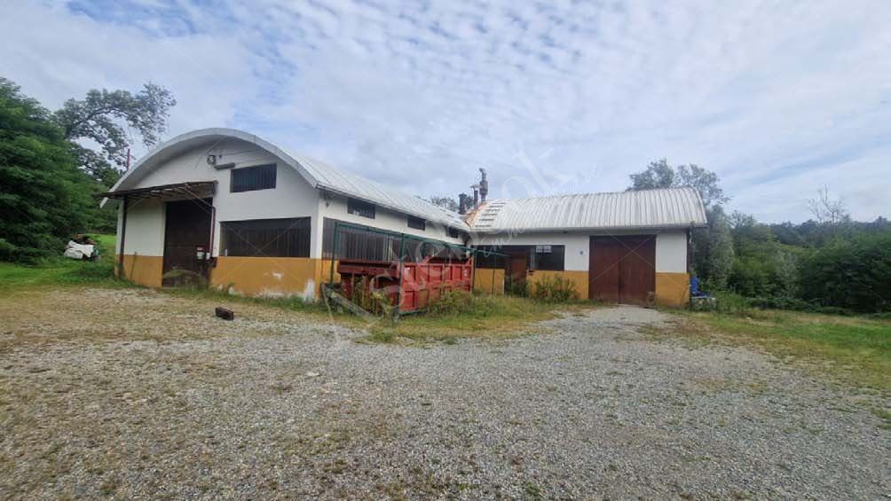 Capannone industriale con area di pertinenza in Mongrando