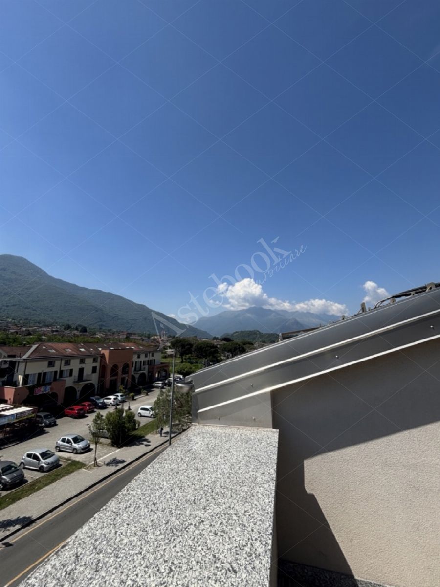 Appartamento al terzo piano in Colico