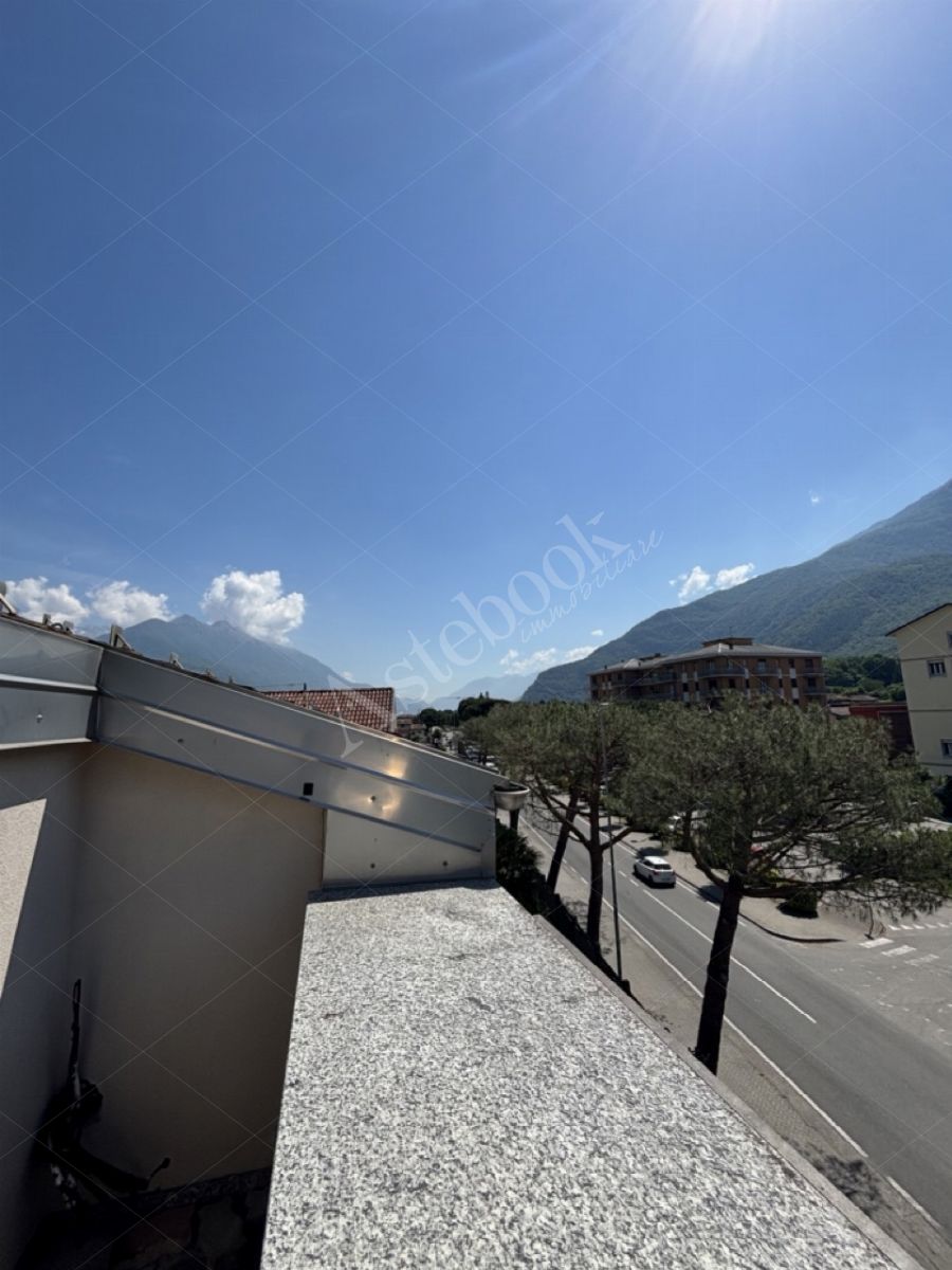 Appartamento al terzo piano in Colico