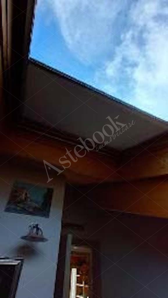 Appartamento al terzo piano in Colico